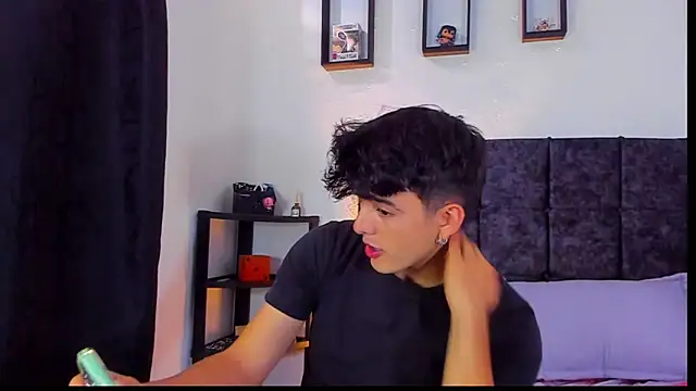 Snapshot of nolan_twink1 chatting on 16, 10, 2025 nolan twink1 online show from 16, 10, 2025