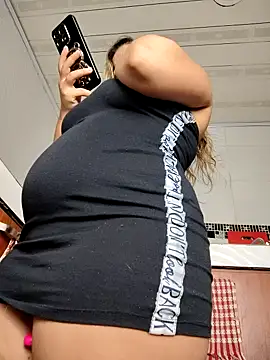 LaurenWelly  online show from 8, 3, 2025