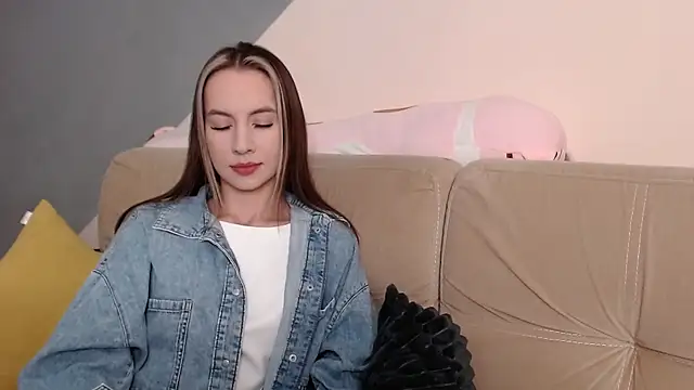 AmbrielHailey online show from 18, 10, 2025