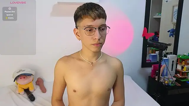 Snapshot of milky__boy_ chatting on 8, 6, 2026 milky boy online show from 8, 6, 2026