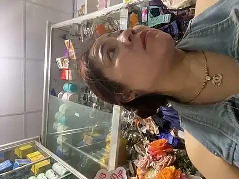 Snapshot of Cesywet chatting on 10, 3, 2025 Cesywet online show from 10, 3, 2025