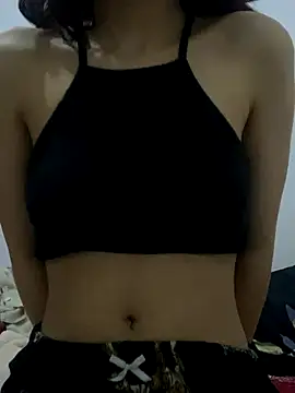 Snapshot of Farawla1237 chatting on 18, 12, 2025 Farawla1237 online show from 18, 12, 2025