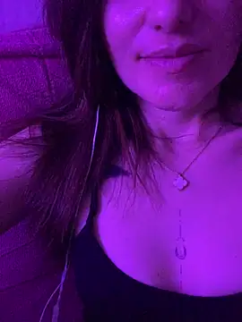 Snapshot of Larissasafadinha chatting on 10, 12, 2024 Larissasafadinha online show from 10, 12, 2024