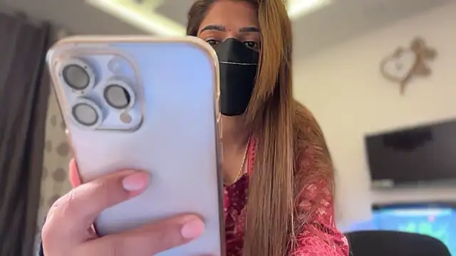 Hotty-Sana online show from 4, 2, 2026