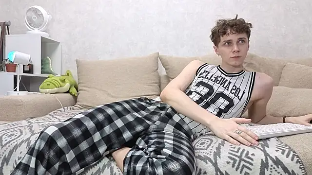 Snapshot of aqualidolly chatting on 16, 12, 2024 aqualidolly online show from 16, 12, 2024