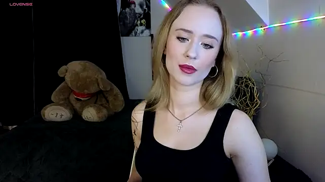 SashaBrooks online show from 10, 9, 2025