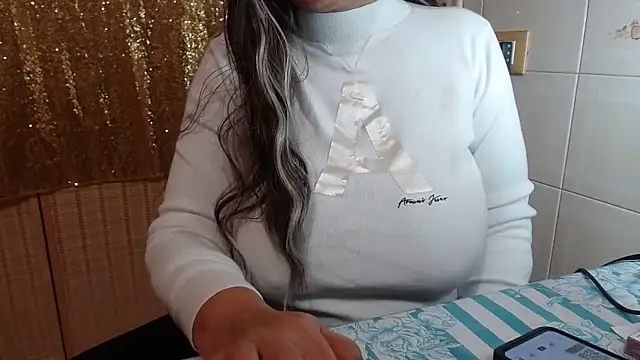 Snapshot of Foxlady2271 chatting on 10, 1, 2025 Foxlady2271 online show from 10, 1, 2025