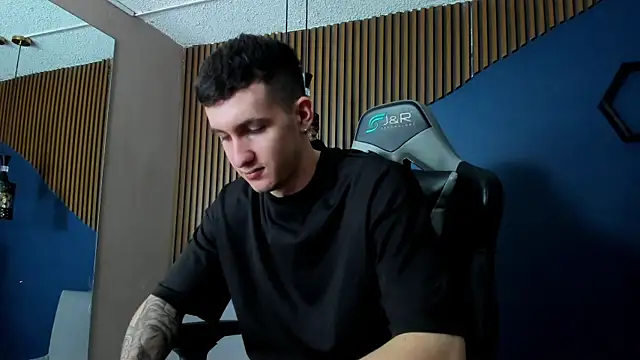 JacksonOlsenn online show from 26, 2, 2025