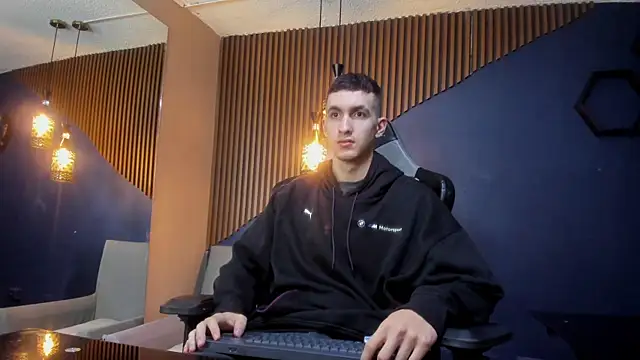 JacksonOlsenn online show from 7, 3, 2025