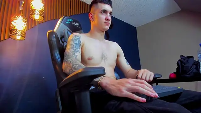 JacksonOlsenn online show from 10, 3, 2025