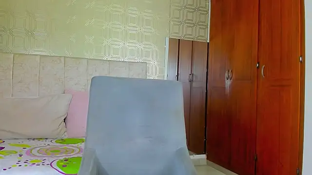 evelyn wine online show from 27, 12, 2024