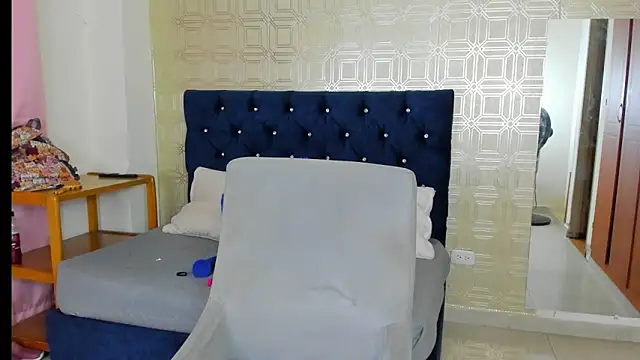 evelyn wine online show from 25, 1, 2025