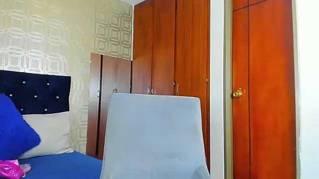 evelyn wine online show from 14, 2, 2025