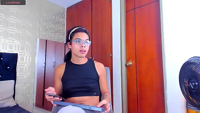 evelyn wine online show from 8, 3, 2025