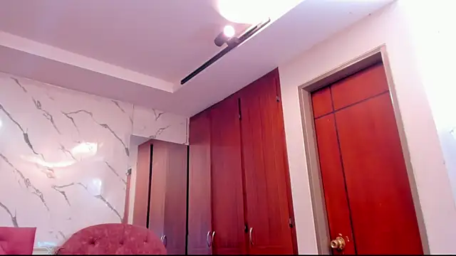 Snapshot of evelyn_wine chatting on 15, 11, 2025 evelyn wine online show from 15, 11, 2025