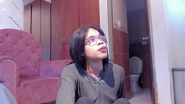 Snapshot of evelyn_wine chatting on 20, 11, 2025 evelyn wine online show from 20, 11, 2025