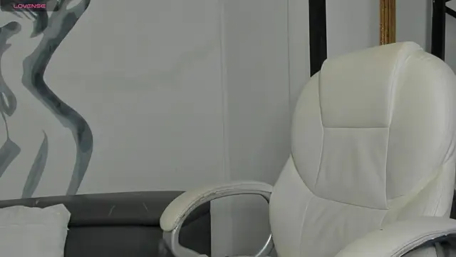 TinaJonnes  online show from 11, 3, 2025