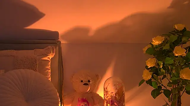 Snapshot of AngeliqueSkye chatting on 24, 10, 2025 AngeliqueSkye online show from 24, 10, 2025