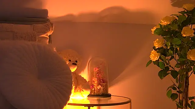 Snapshot of AngeliqueSkye chatting on 11, 11, 2025 AngeliqueSkye online show from 11, 11, 2025