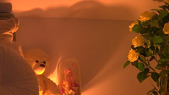 Snapshot of AngeliqueSkye chatting on 12, 11, 2025 AngeliqueSkye online show from 12, 11, 2025