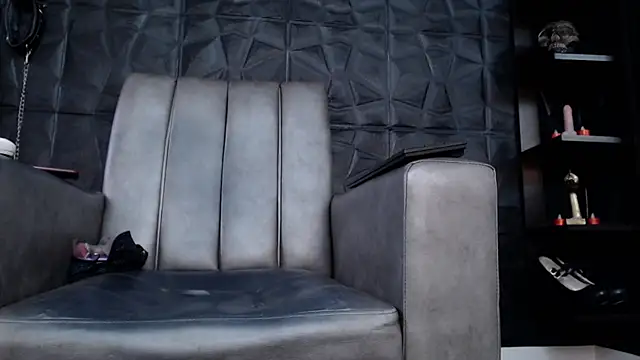 Agata Darkness online show from 17, 9, 2025