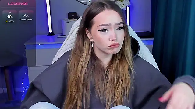 Snapshot of Evia_r0se chatting on 10, 11, 2025 Evia r0se online show from 10, 11, 2025