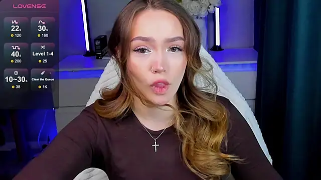 Snapshot of Evia_r0se chatting on 14, 11, 2025 Evia r0se online show from 14, 11, 2025