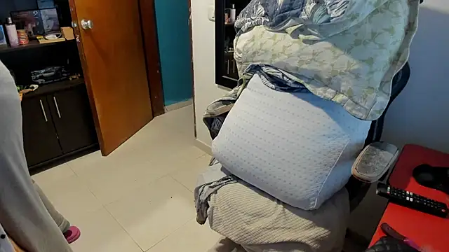 Snapshot of peanut_tangerine chatting on 15, 11, 2025 peanut tangerine online show from 15, 11, 2025