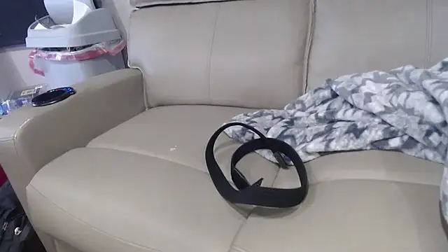 overaveragefreak4you online show from 5, 2, 2026