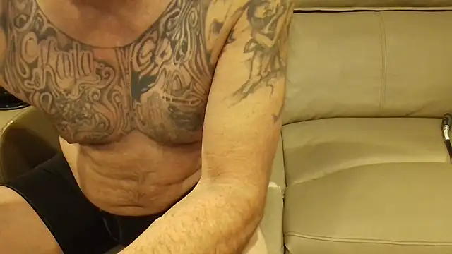 overaveragefreak4you online show from 5, 3, 2026