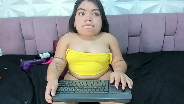 Snapshot of Michelle_Brooks chatting on 15, 1, 2025 Michelle Brooks online show from 15, 1, 2025