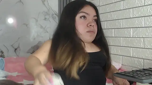 Snapshot of Michelle_Brooks chatting on 8, 3, 2025 Michelle Brooks online show from 8, 3, 2025