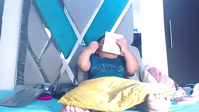 Michelle Brooks online show from 14, 11, 2025