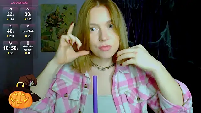 Snapshot of TaylorBre chatting on 4, 11, 2025 TaylorBre online show from 4, 11, 2025