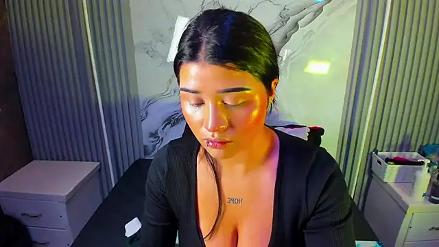 venusowen  online show from 24, 3, 2026