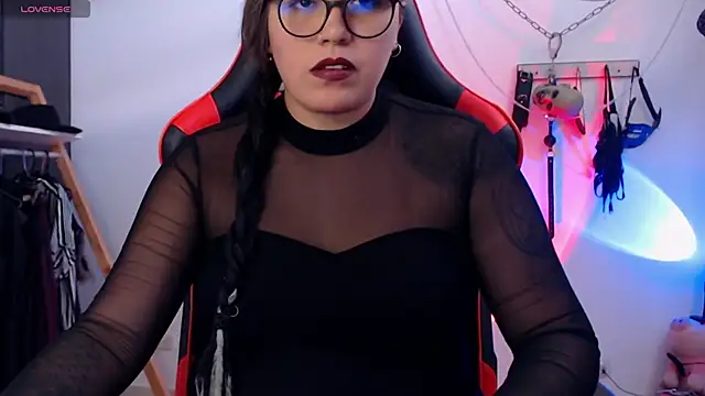 Snapshot of LilithSharon chatting on 2, 12, 2025 LilithSharon online show from 2, 12, 2025