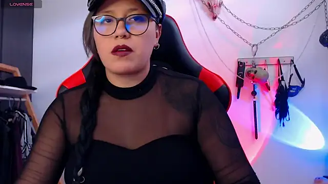 Snapshot of LilithSharon chatting on 18, 12, 2025 LilithSharon online show from 18, 12, 2025