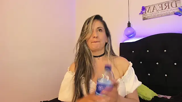 Snapshot of Vivi_tits chatting on 9, 1, 2025 Vivi tits online show from 9, 1, 2025