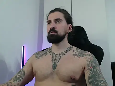 Snapshot of MateoHunk chatting on 5, 11, 2025 MateoHunk online show from 5, 11, 2025