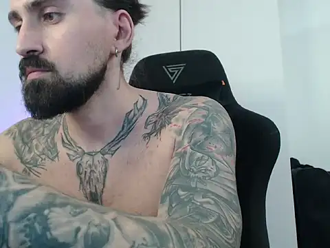 Snapshot of MateoHunk chatting on 12, 11, 2025 MateoHunk online show from 12, 11, 2025