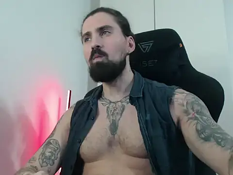 Snapshot of MateoHunk chatting on 4, 12, 2025 MateoHunk online show from 4, 12, 2025