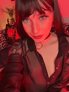 Sofia Poly online show from 11, 11, 2025