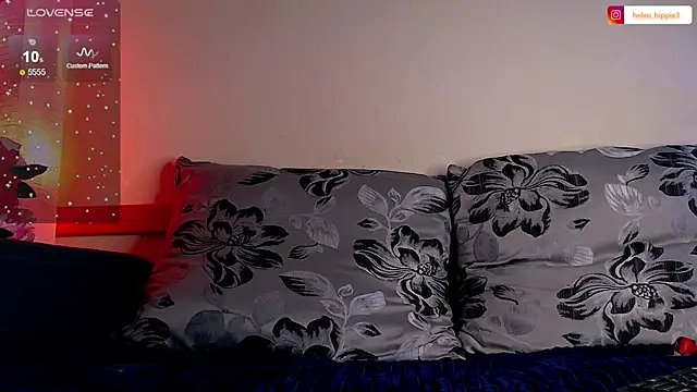 Snapshot of FoxRineHelen chatting on 4, 12, 2024 FoxRineHelen online show from 4, 12, 2024