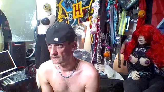 Snapshot of slinginbigD chatting on 1, 11, 2025 slinginbigD online show from 1, 11, 2025