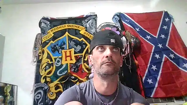 Snapshot of slinginbigD chatting on 5, 11, 2025 slinginbigD online show from 5, 11, 2025