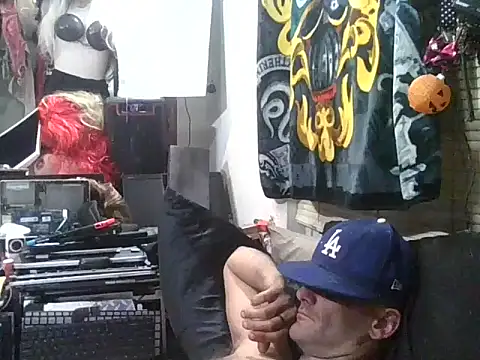 Snapshot of slinginbigD chatting on 22, 11, 2025 slinginbigD online show from 22, 11, 2025