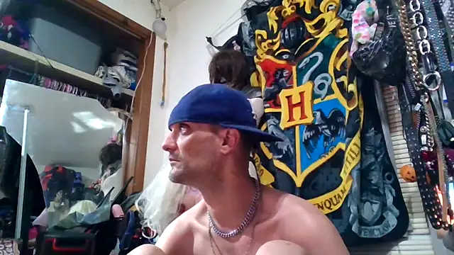 Snapshot of slinginbigD chatting on 16, 12, 2025 slinginbigD online show from 16, 12, 2025