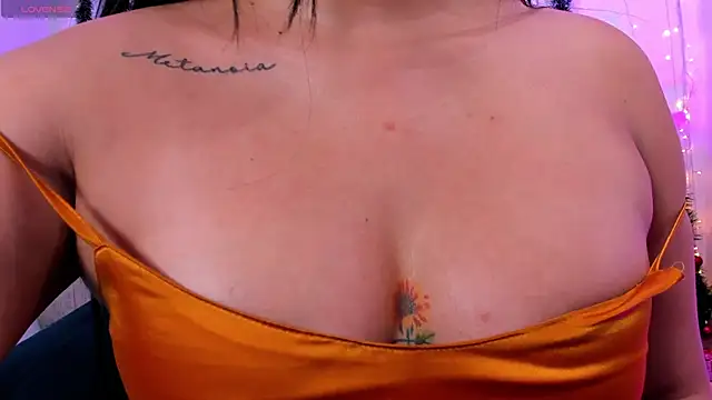 Snapshot of Little_Ivy chatting on 20, 12, 2024 Little Ivy online show from 20, 12, 2024
