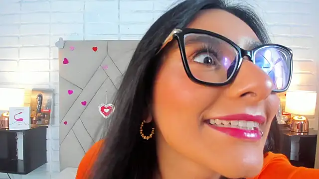 Isis Osman online show from 19, 2, 2025