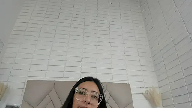 Isis Osman online show from 9, 9, 2025